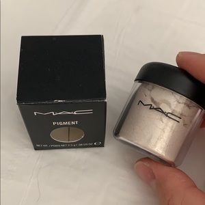 MAC PIGMENT (Quick Frost)